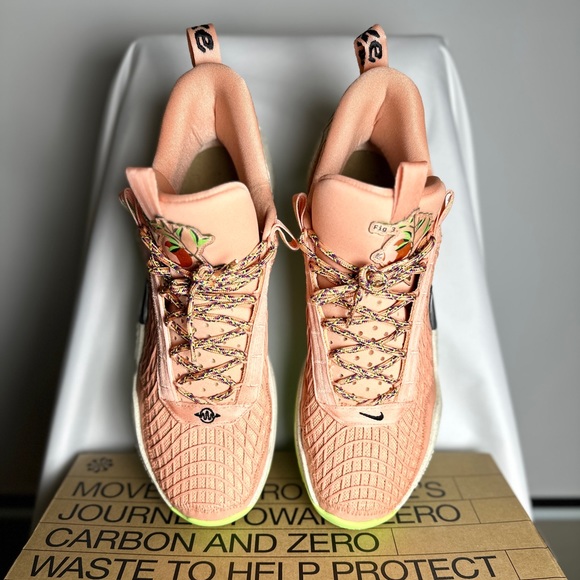 Nike Men’s Cosmic Unity Sneaker - Picture 4 of 7